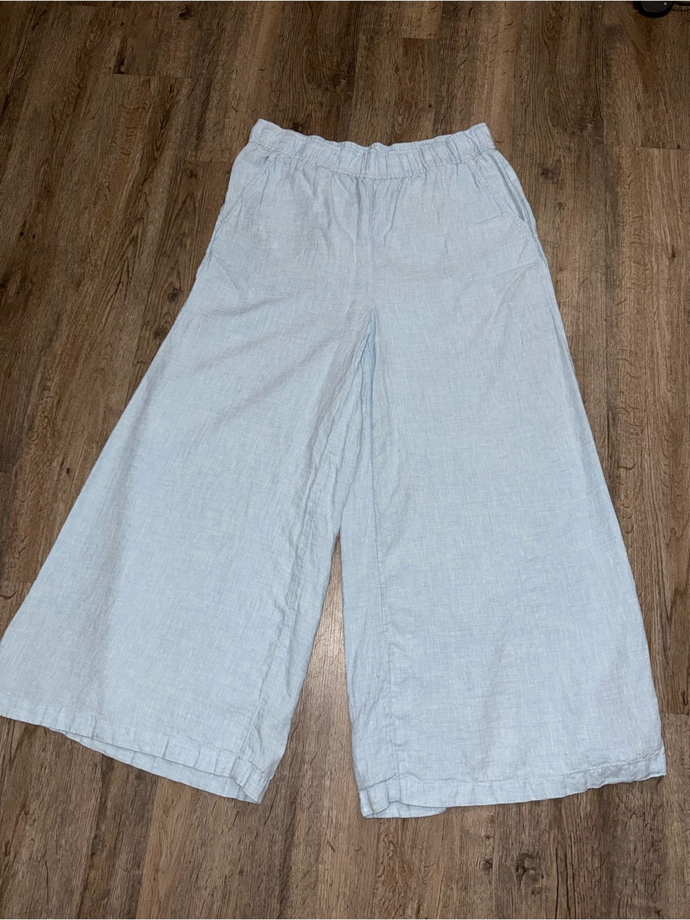 Vineyard Vines • Wide Leg Linen Pants - Picture 3 of 12